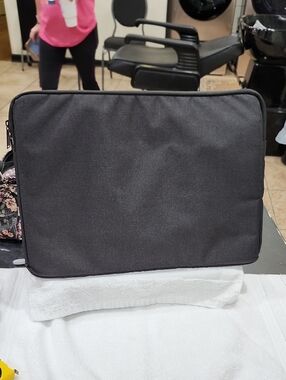 BLACK LAPTOP SLEEVE CASE